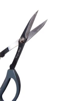 Japanese Pruning Scisssors -Garden Care Sale 3 4 crop 8612968 0018